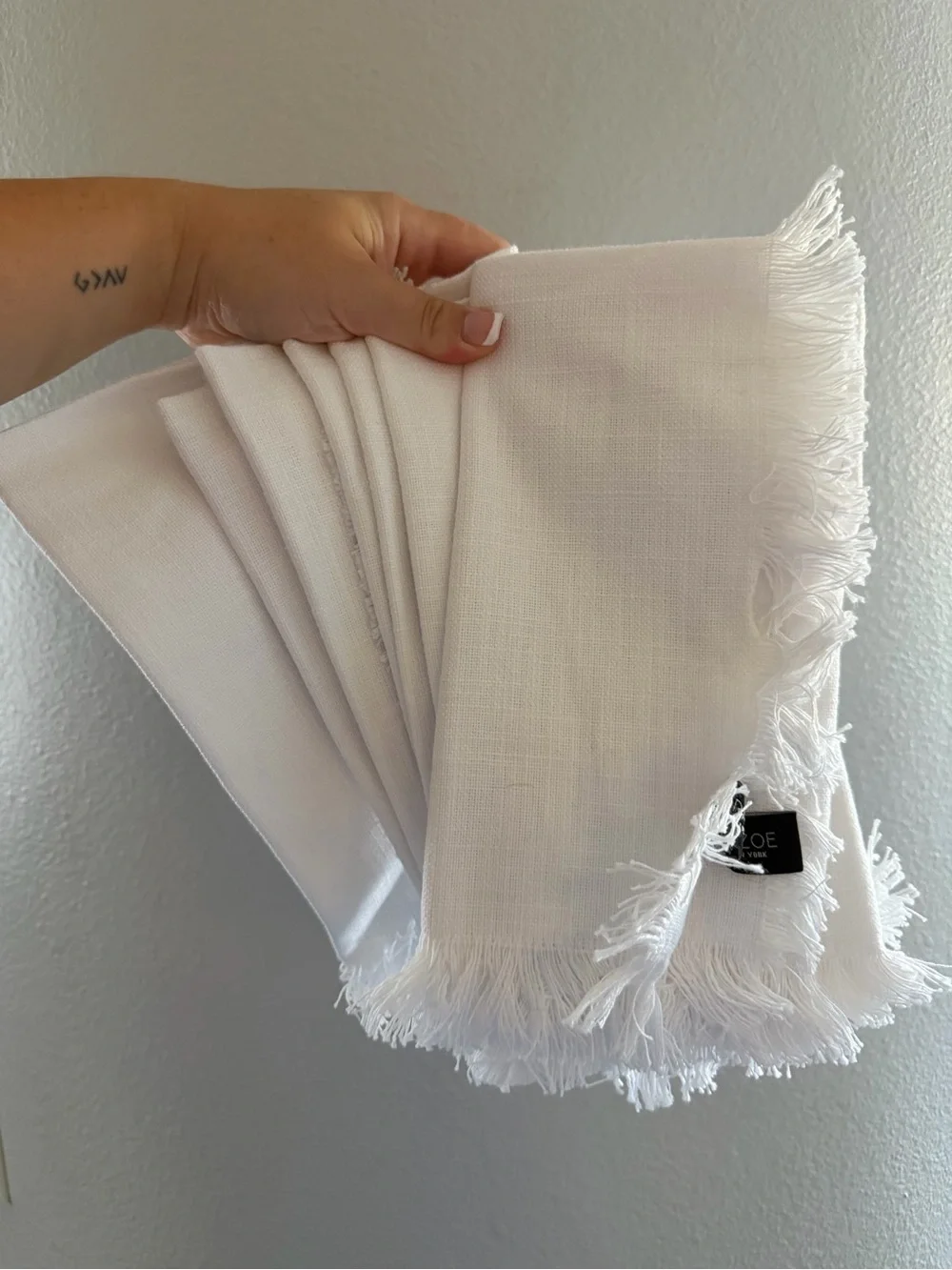 Rachel Zoe White Linen Napkins (7)